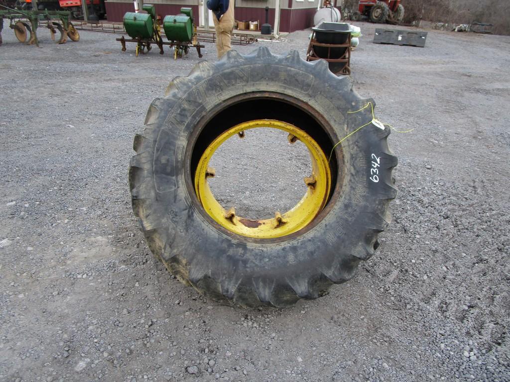 TRACTOR TIRE 14.9-28+RIM