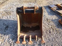CAT 30" EXCAVATOR BUCKET
