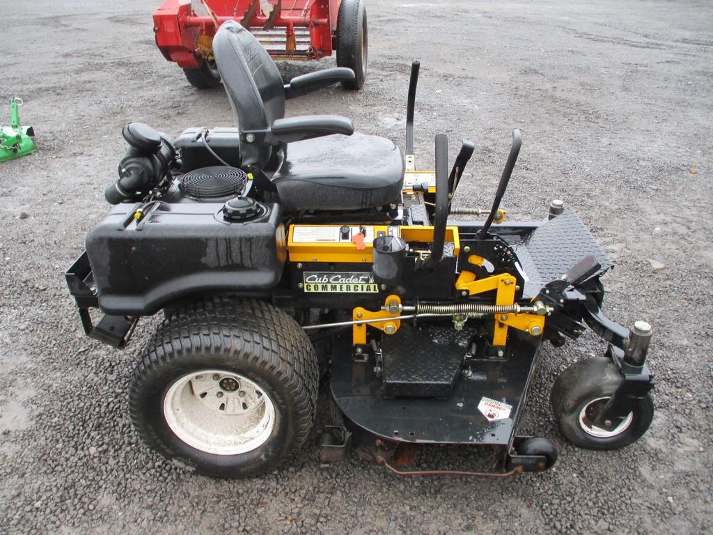 CUB CADET  TANK M60 LAWN MOWER