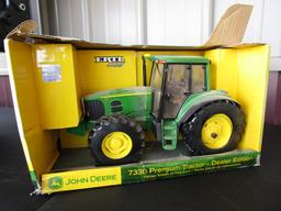 JOHN DEERE 7330 TRACTOR TOY