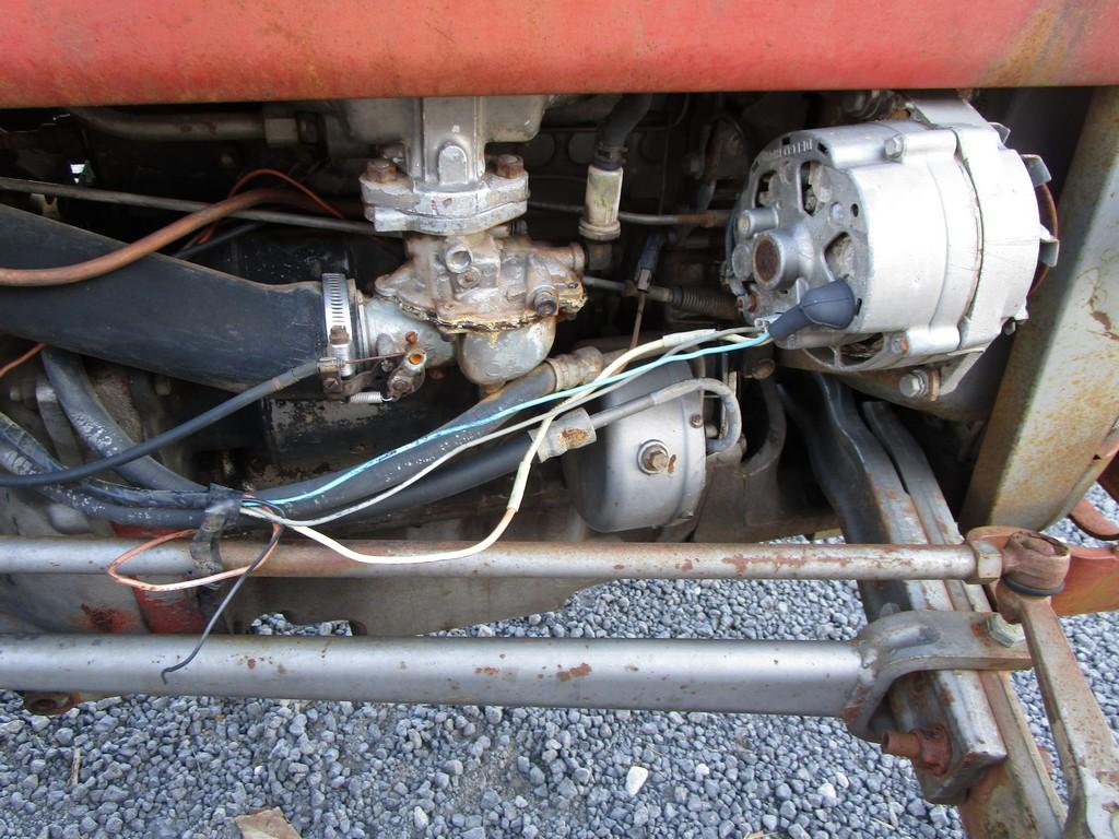 MASSEY FERGUSON 135 TRACTOR