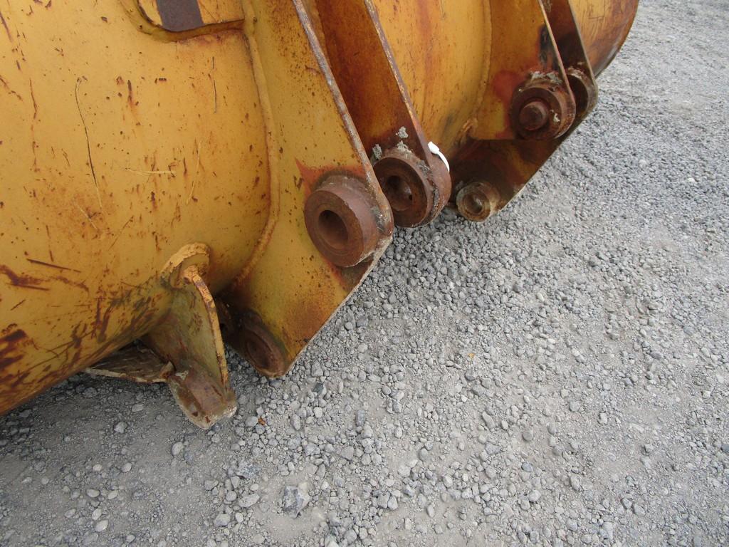 YELLOW 93" HIGHLIFT BUCKET