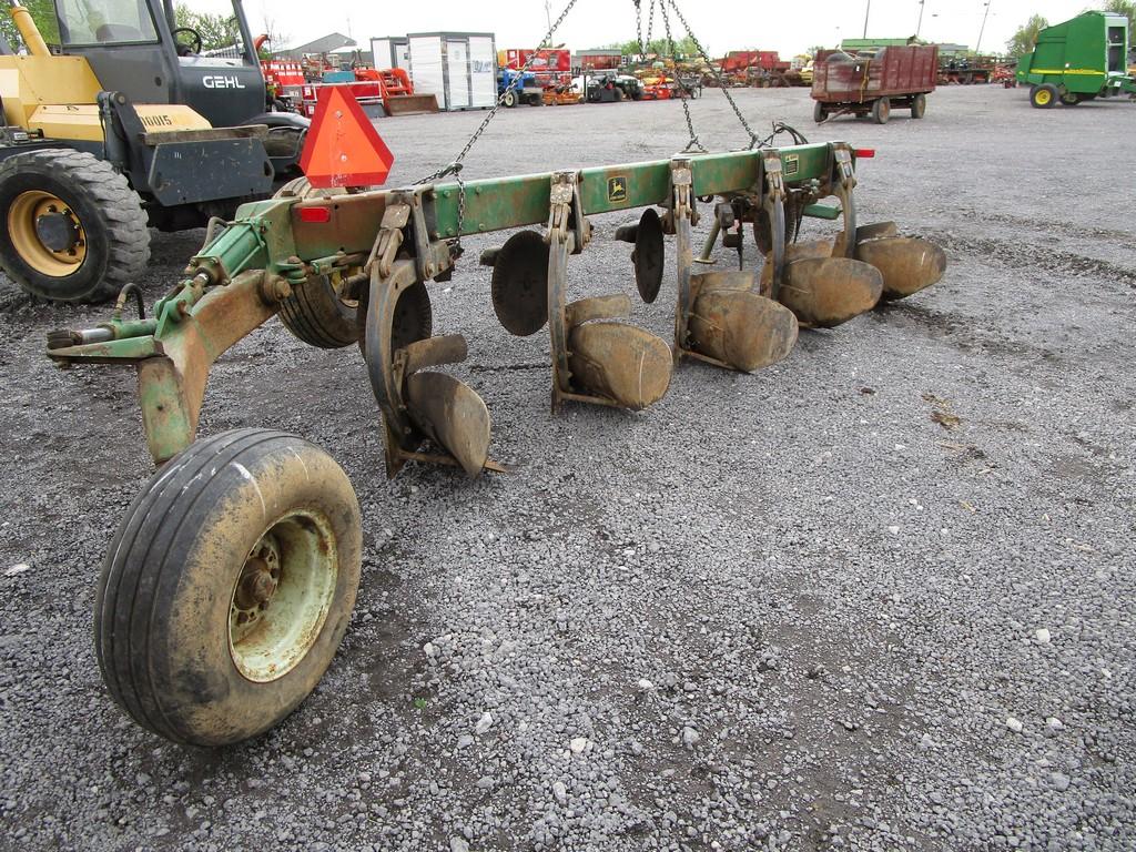 JD 2600 PLOW