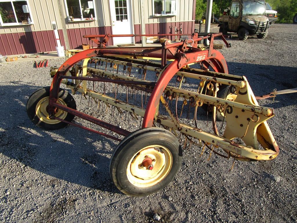 NEW HOLLAND 256 DOLLY RAKE