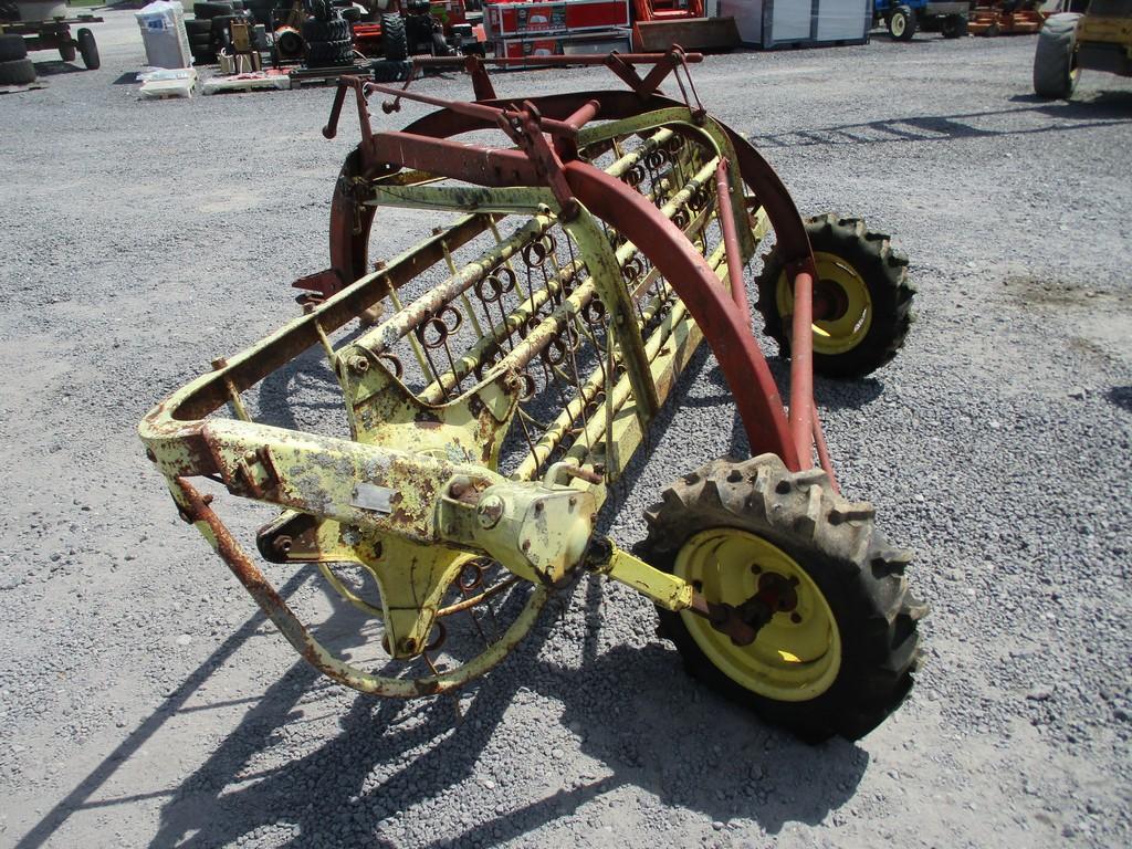 NEW HOLLAND 56 HITCH RAKE