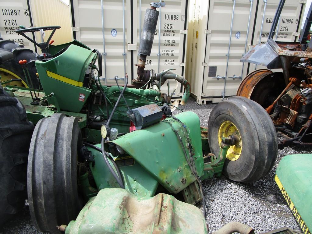 JOHN DEERE 2940 TRACTOR