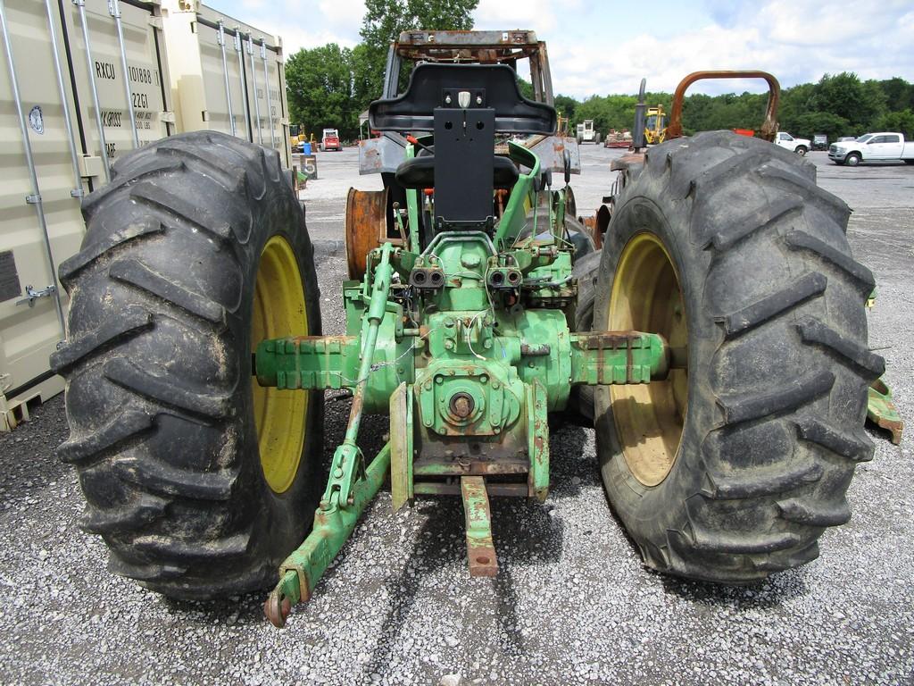 JOHN DEERE 2940 TRACTOR