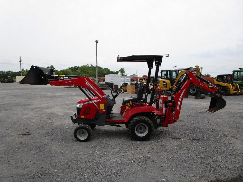 MASSEY FERGUSON GC1723E TRACTOR LOADER BACKHOE