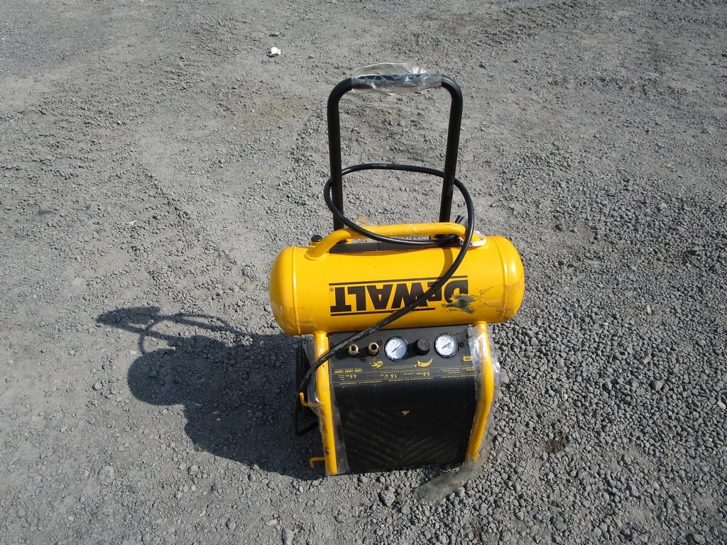DEWALT AIR COMPRESSOR