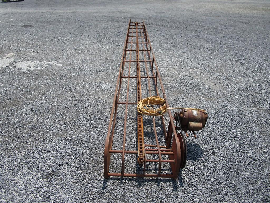 26' HAY ELEVATOR W/ MOTOR
