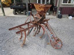 3PT 9 SHANK CULTIVATOR W SIDE DRESSOR