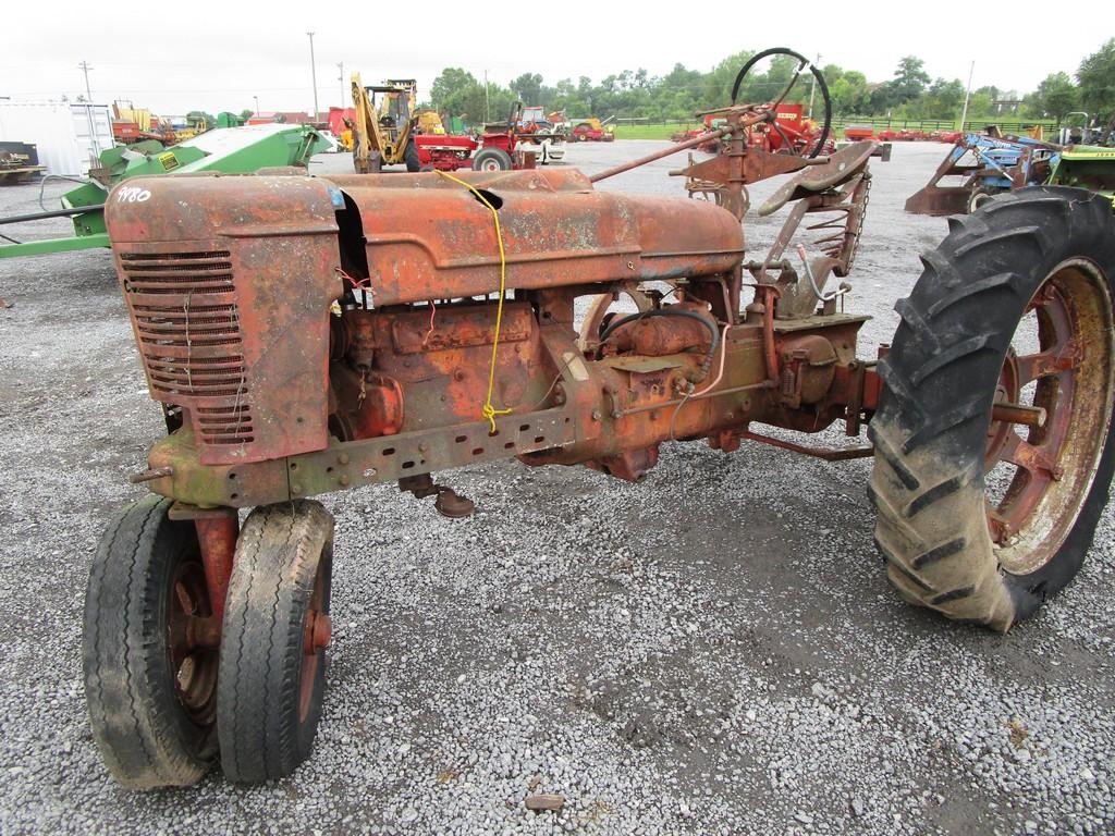 FARMALL H TRACTOR