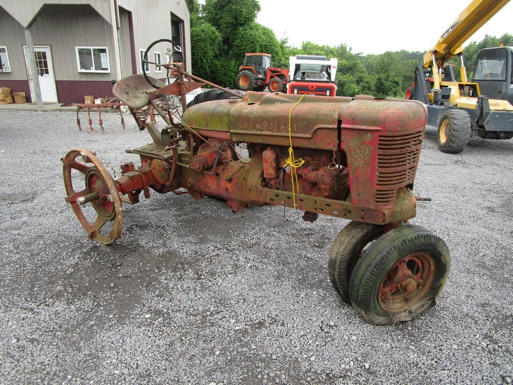 FARMALL H TRACTOR