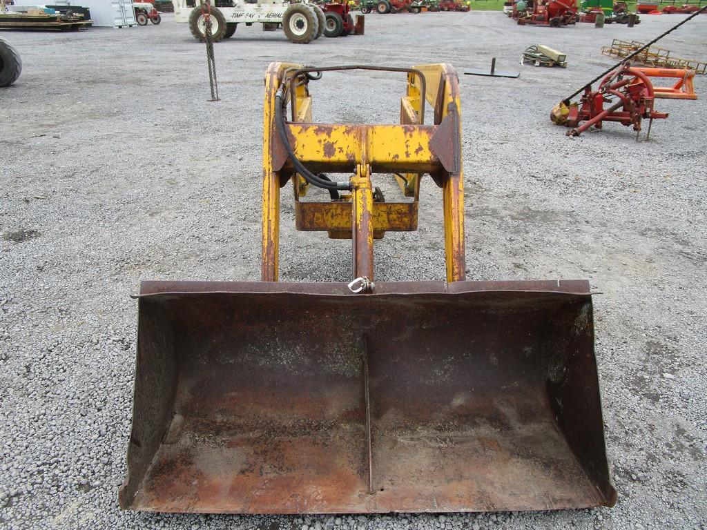 MASSEY FERGUSON 100 LOADER