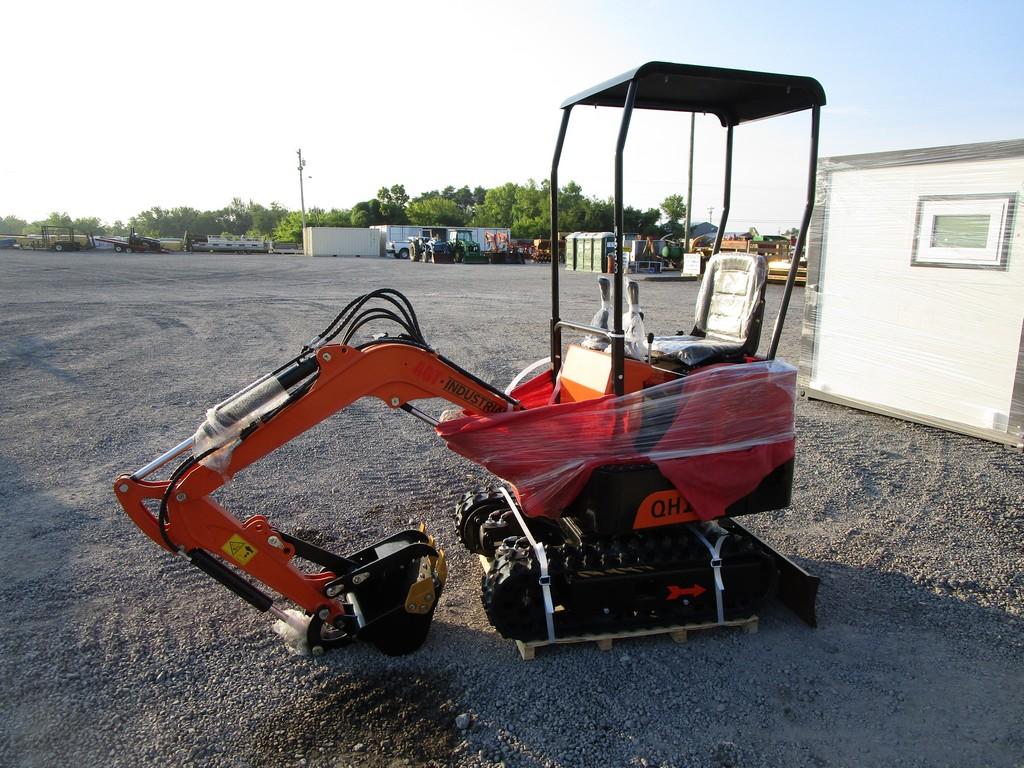 AGT QH12 MINI EXCAVATOR