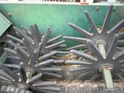 NEW IDEA 323 CORN PICKER