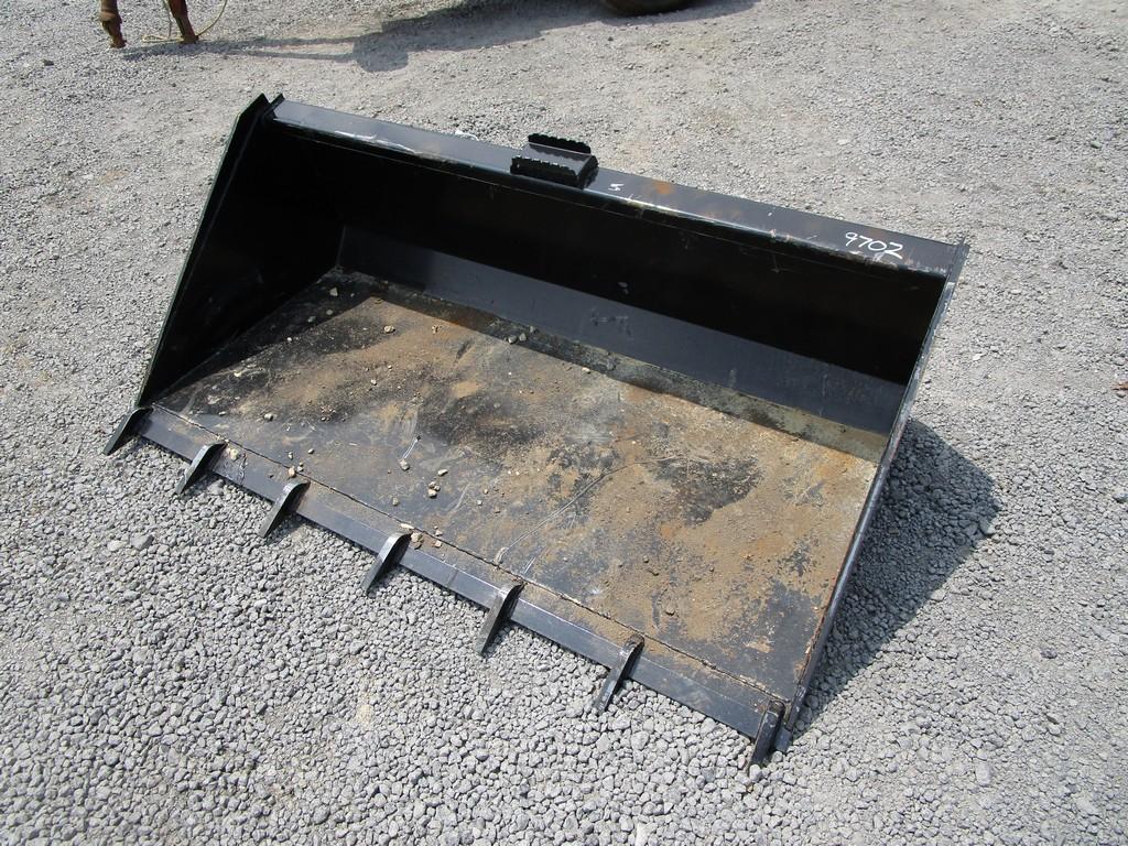 SKIDSTEER 66" TOOTH BUCKET