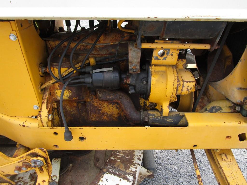 INTERNATIONAL CUB LO-BOY W MOWER DECK
