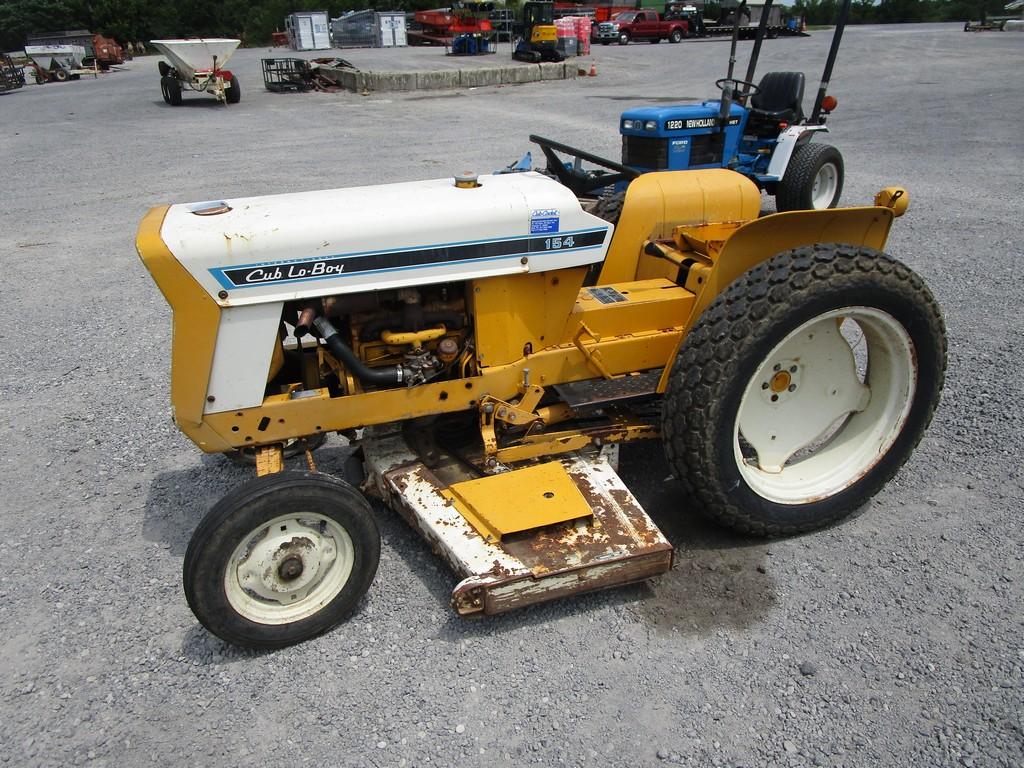 INTERNATIONAL CUB LO-BOY W MOWER DECK