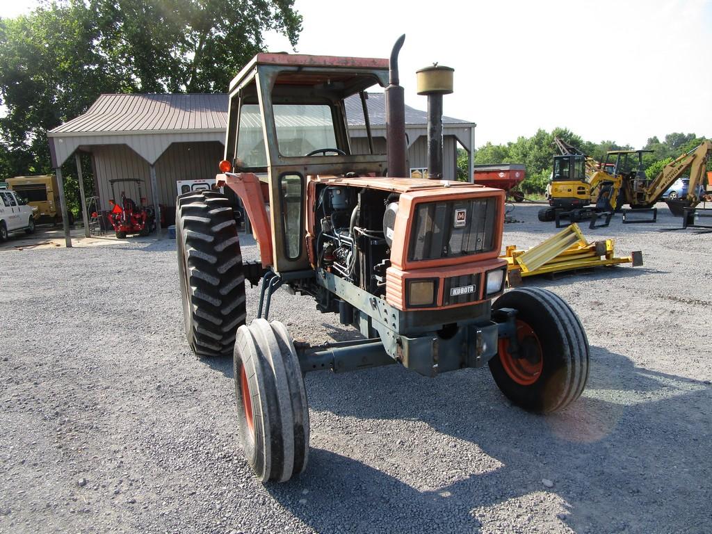 KUBOTA 8950 TRACTOR