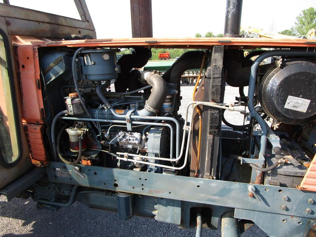 KUBOTA 8950 TRACTOR