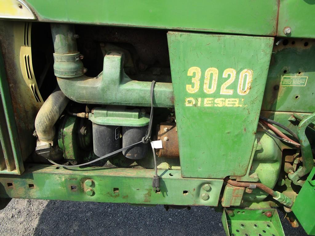 JOHN DEERE 3020 TRACTOR