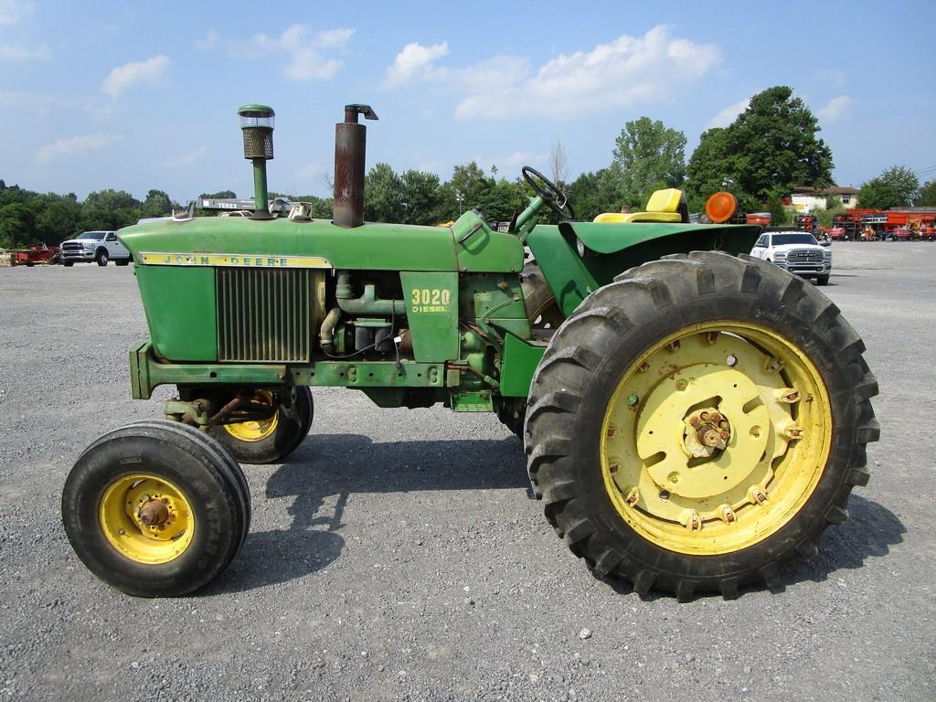 JOHN DEERE 3020 TRACTOR