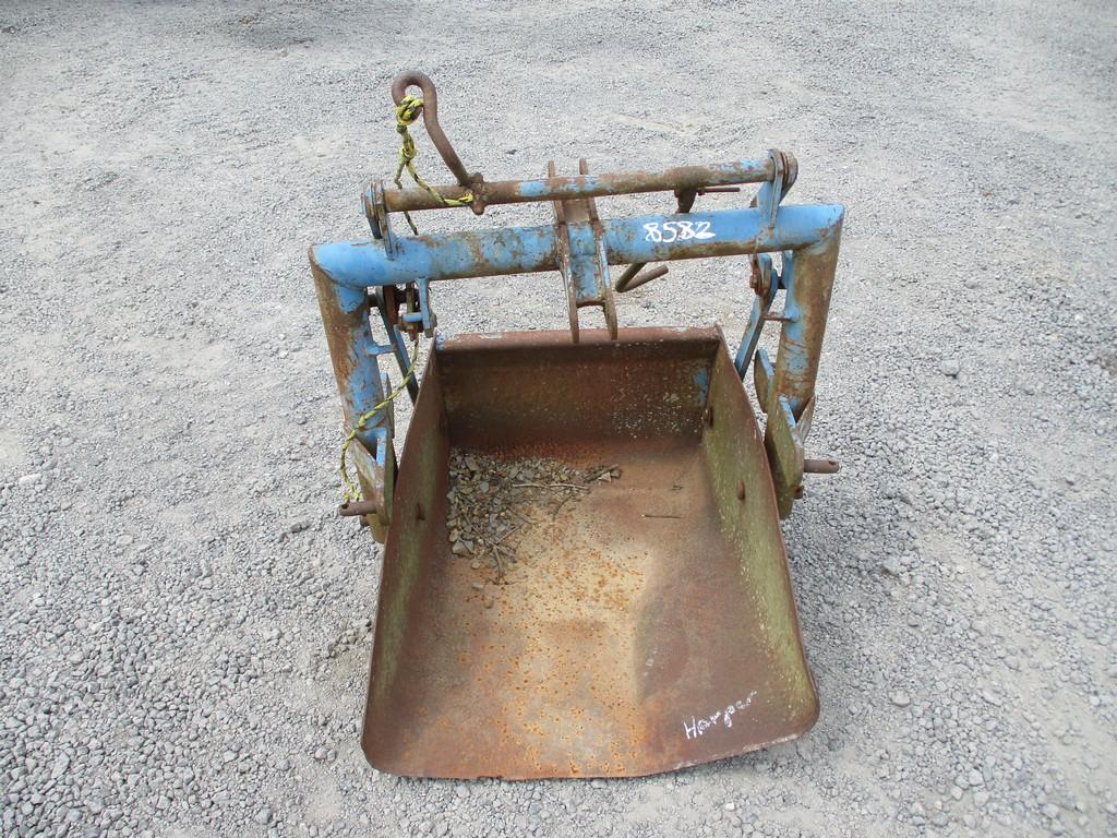FORD 3PT POND SCOOP