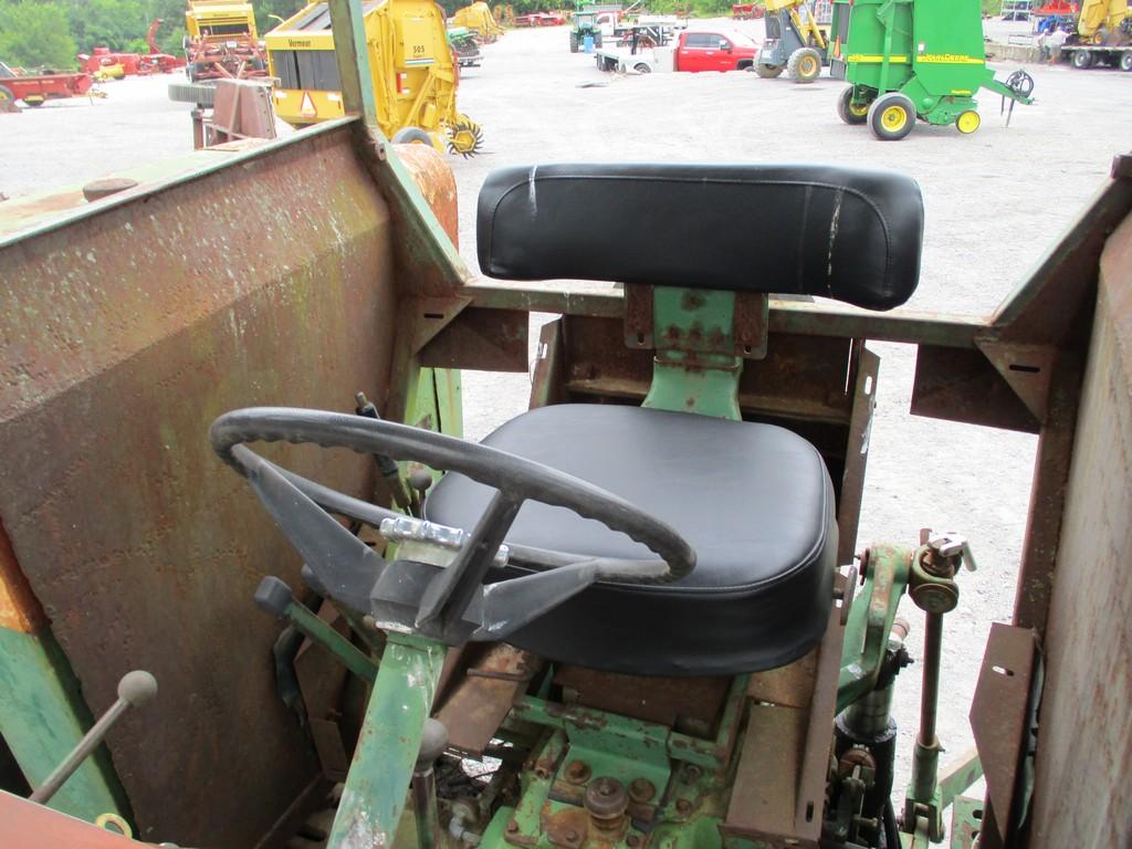 OLIVER 2050 TRACTOR