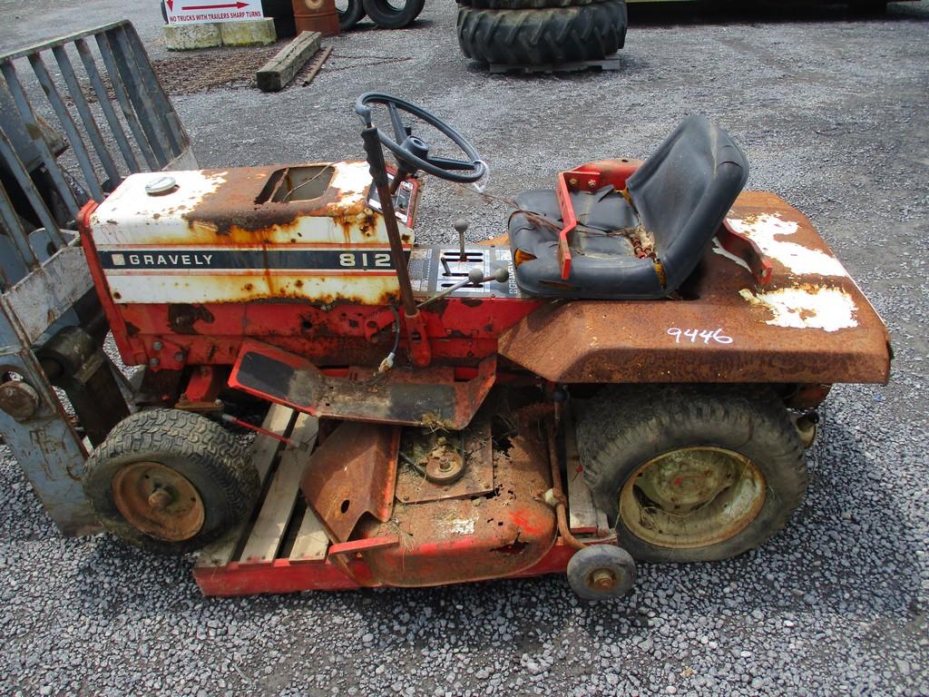 GRAVELY 812 LAWN MOWER