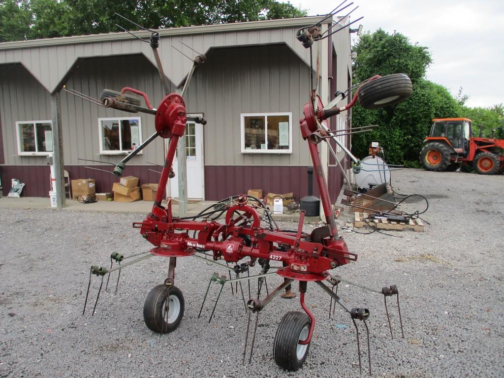 NEW IDEA 4217 HAY TEDDER