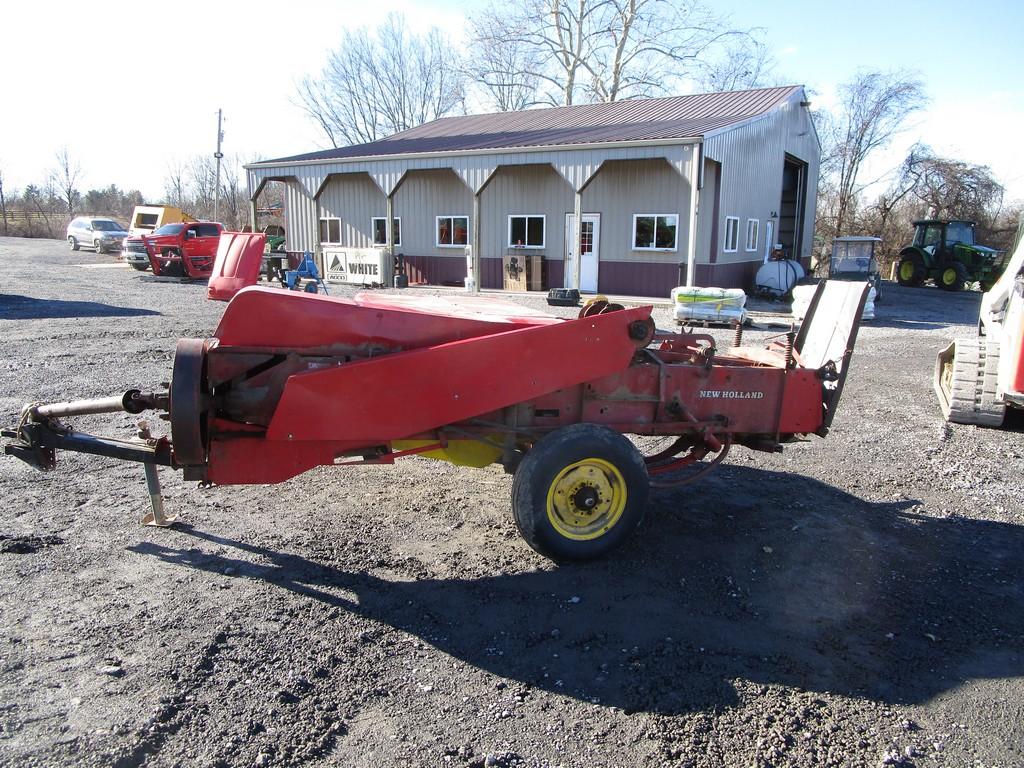 NEW HOLLAND 268 SQ BALER