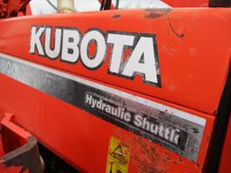 KUBOTA M6800 TRACTOR W LOADER