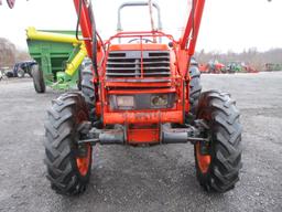 KUBOTA M6800 TRACTOR W LOADER