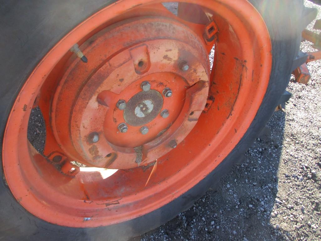 KUBOTA L245H OFFSET CULTIVATING TRACTOR
