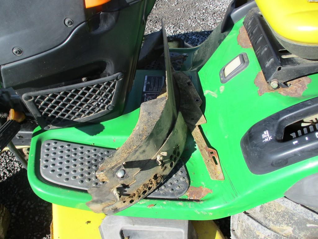 JOHN DEERE LA175 LAWN MOWER