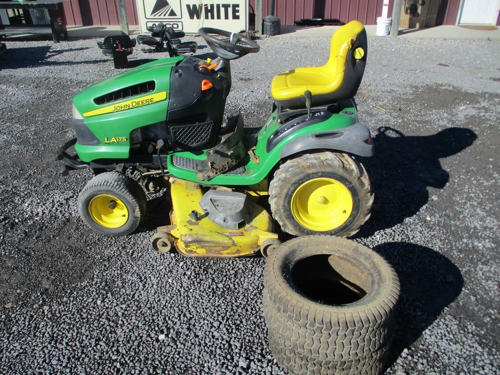 JOHN DEERE LA175 LAWN MOWER