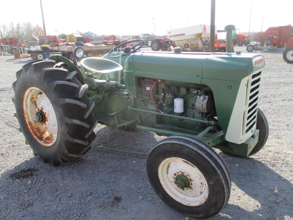 OLIVER 550 TRACTOR