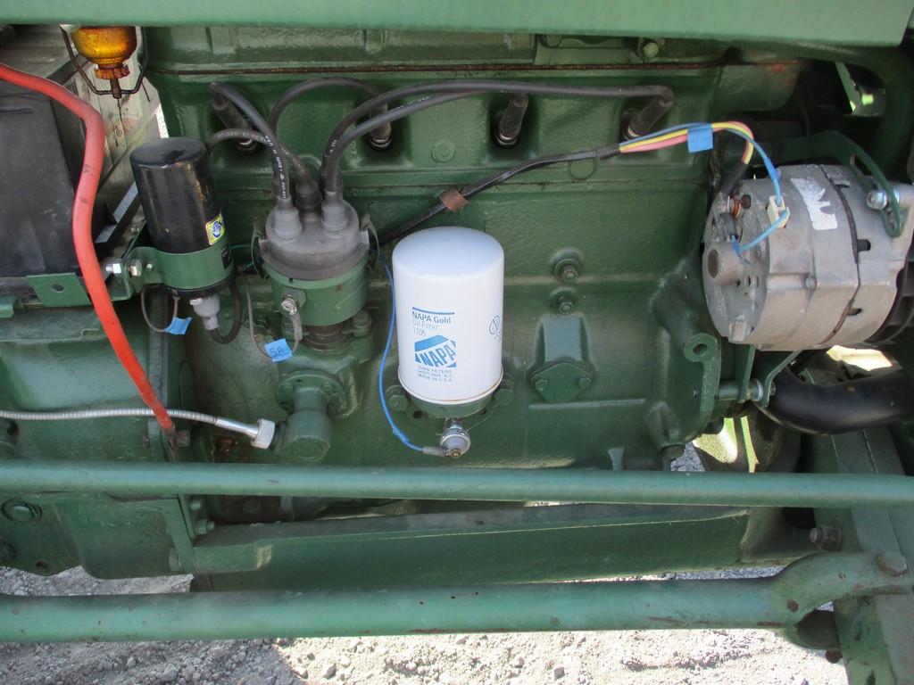 OLIVER 550 TRACTOR