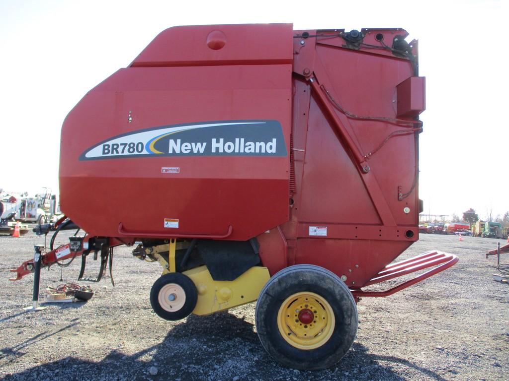 NEW HOLLAND BR780 RD BALER