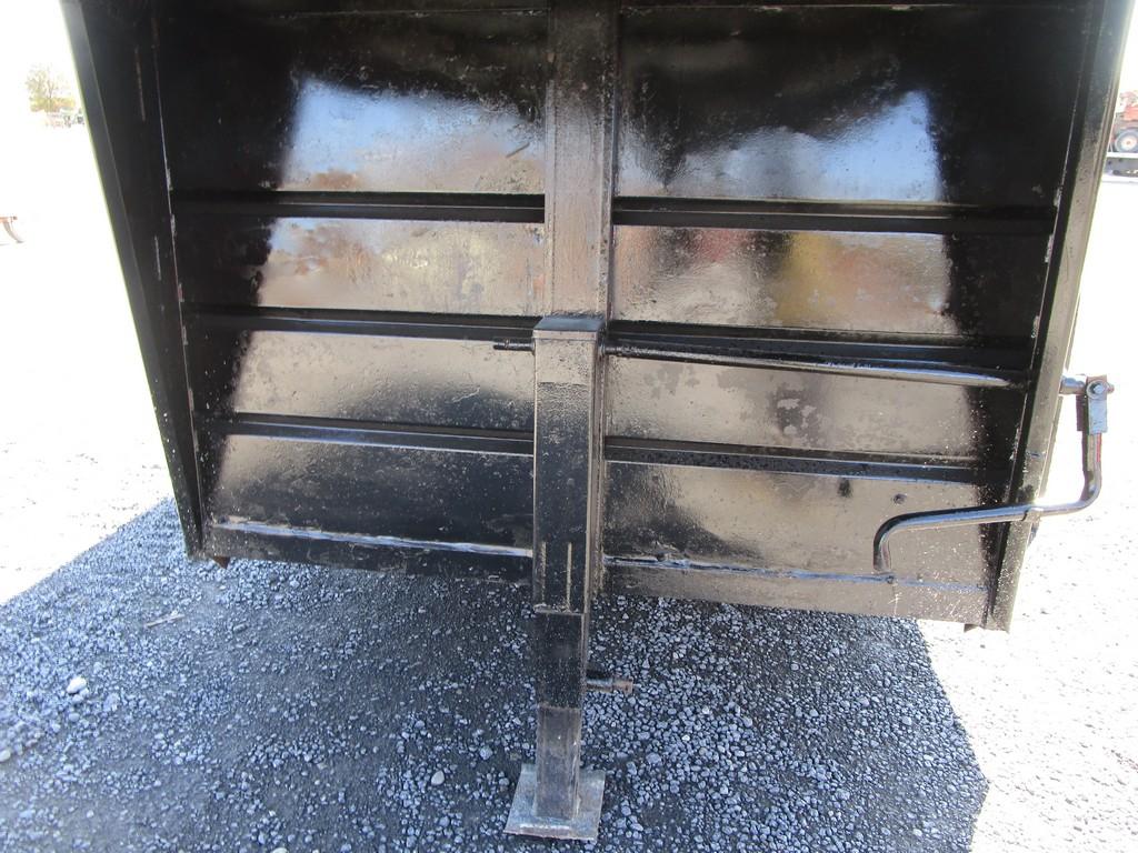 BLACK GOOSENECK LIVESTOCK TRAILER