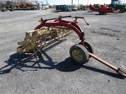 NEW HOLLAND HAY RAKE