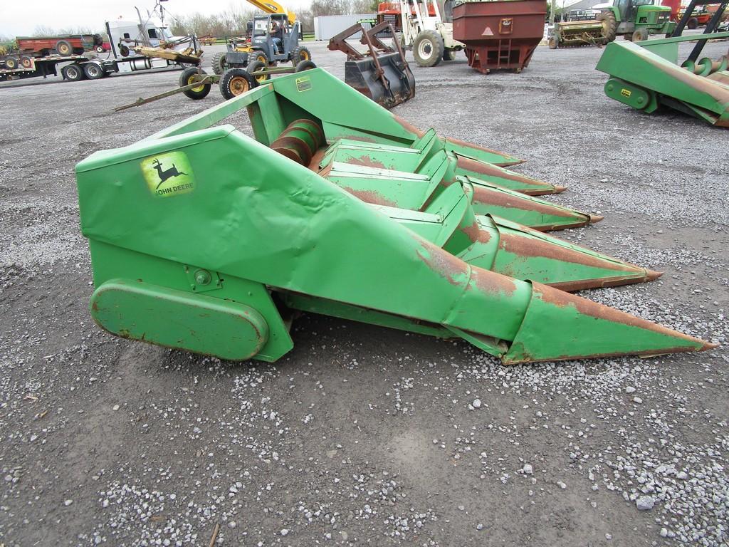 JOHN DEERE 444 CORN HEAD