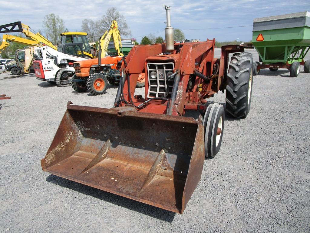 INTERNATIONAL 574 W LOADER