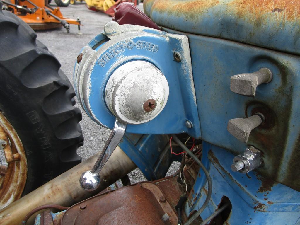 FORD 4000 TRACTOR