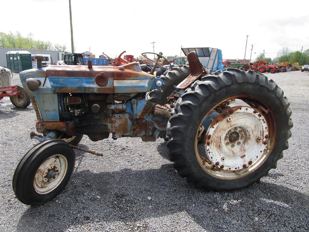 FORD 4000 TRACTOR