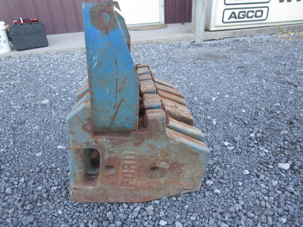 9 FORD WEIGHTS AND 1 BRACKET
