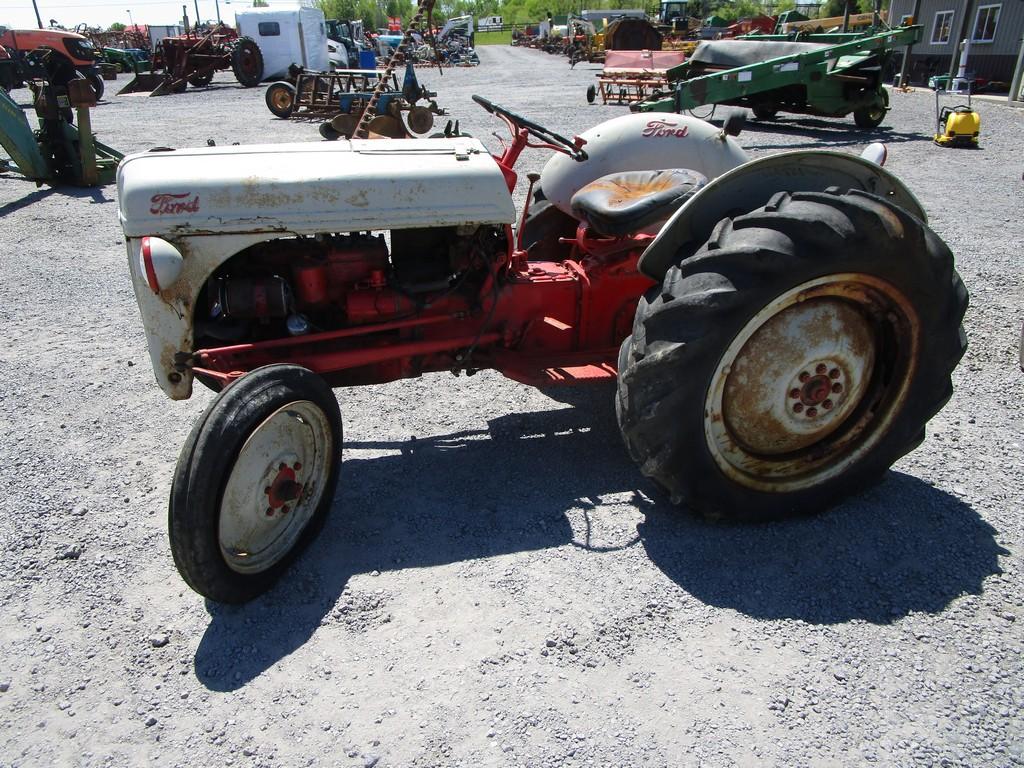 FORD 8N TRACTOR