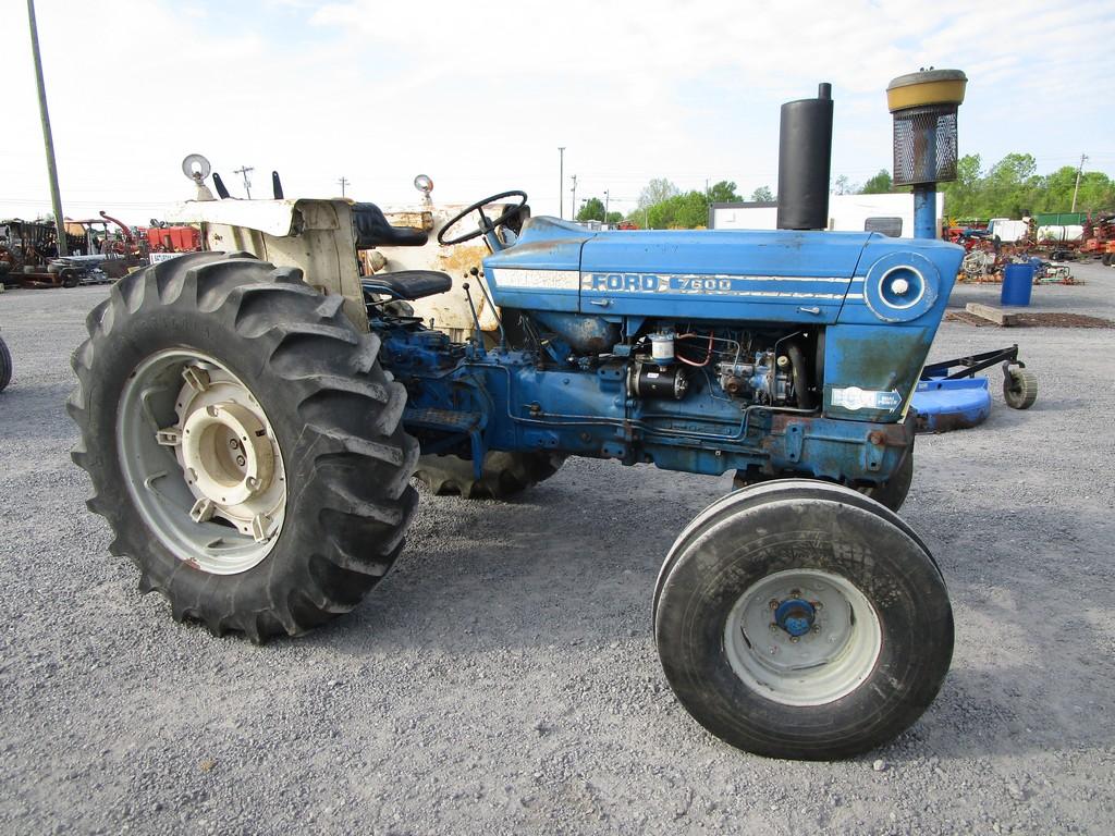 FORD 7600 TRACTOR  W DUAL POWER