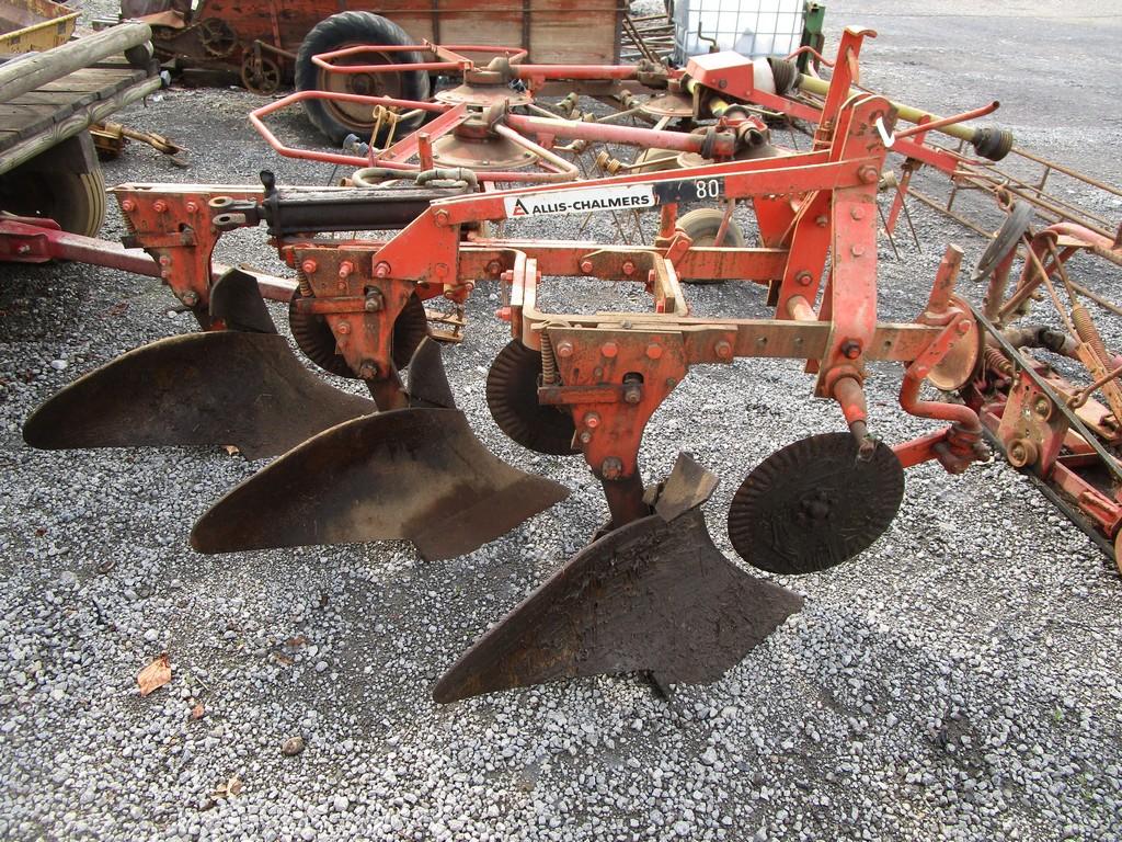 ALLIS-CHALMERS 80 3X PLOW W CYLINDERS